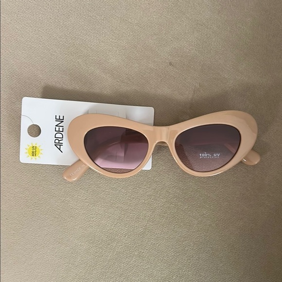 Ardene Tan Cat-Eye Sunglasses - Picture 1 of 4
